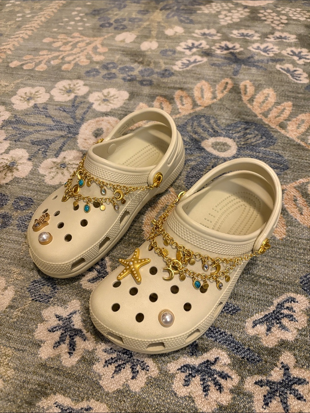 Beige Boho Crocs Women’s Size 7